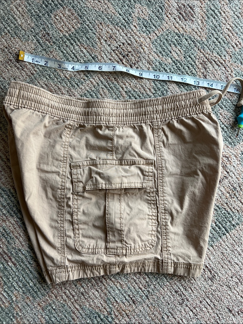 Hollister Women's Khaki Cargo Drawstring Shorts - Picture 5 of 7